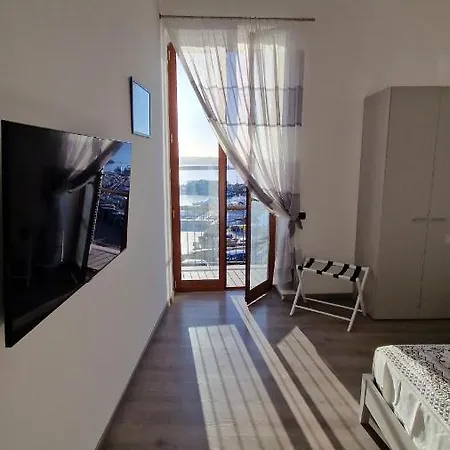 Puteoli Sea View פוזולי